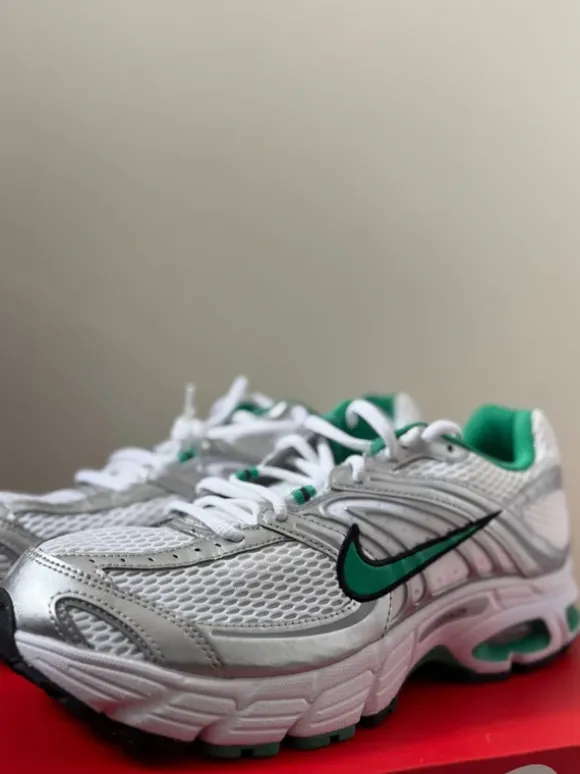 Nike Schuhe Air Max Moto 2K
