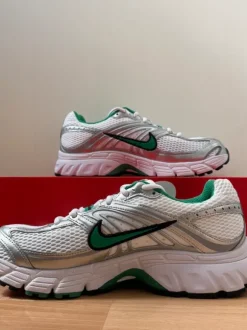 Nike Schuhe Air Max Moto 2K