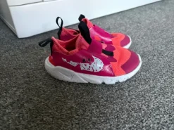 Nike Schuhe Gr 26