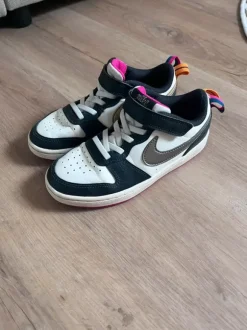 Nike Schuhe Sneaker 32