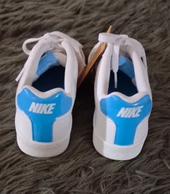 Nike Sneaker