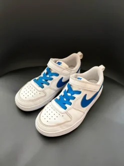 Nike Sneaker / Turnschuhe Gr. 33