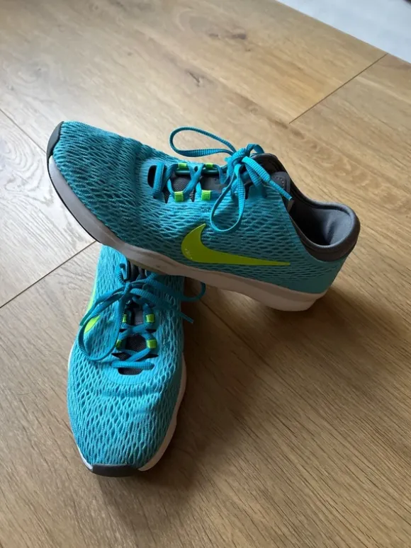 Nike Sneaker Trainingsschuhe Laufschuhe Zoom Fit