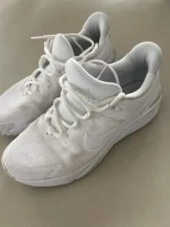 Nike Sneaker weiß