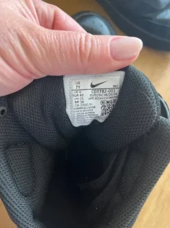 Nike Sneakers 40 schwarz