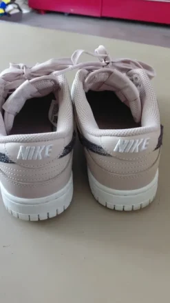 Nike sneaks print