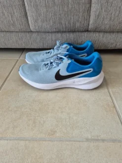 Nike Sportschuhe 46