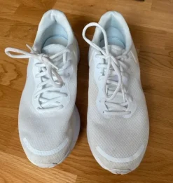 Nike Sportschuhe Running Sneaker Fitness ** 42 ** weiss