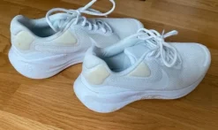 Nike Sportschuhe Running Sneaker Fitness ** 42 ** weiss