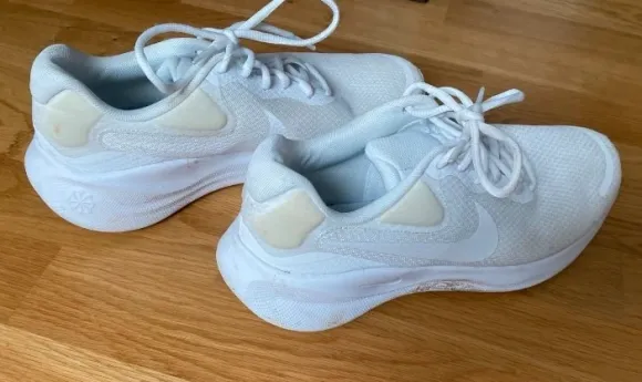 Nike Sportschuhe Running Sneaker Fitness ** 42 ** weiss
