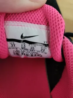 Nike Tanjun Laufschuh Gr. 35 Turnschuh Sneaker