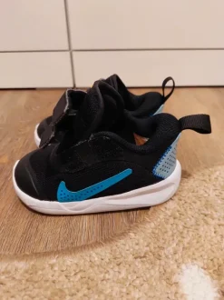 Nike Turnschuhe / Laufschuhe super leicht