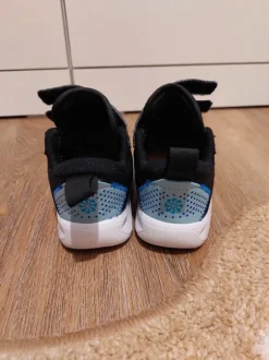 Nike Turnschuhe / Laufschuhe super leicht