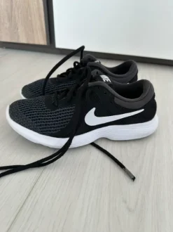 Nike Turnschuhe/ Schuhe Größe 36