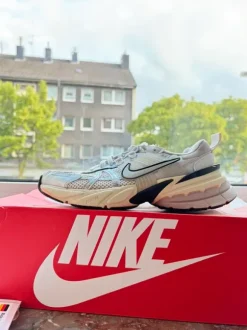 Nike V2K Run(FDO736) Pure platinium size 36