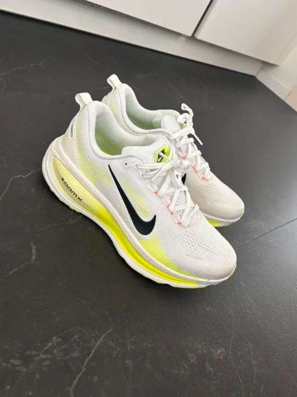 Nike Vomero 18 hardloopschoenen maat 42,5 in goede staat