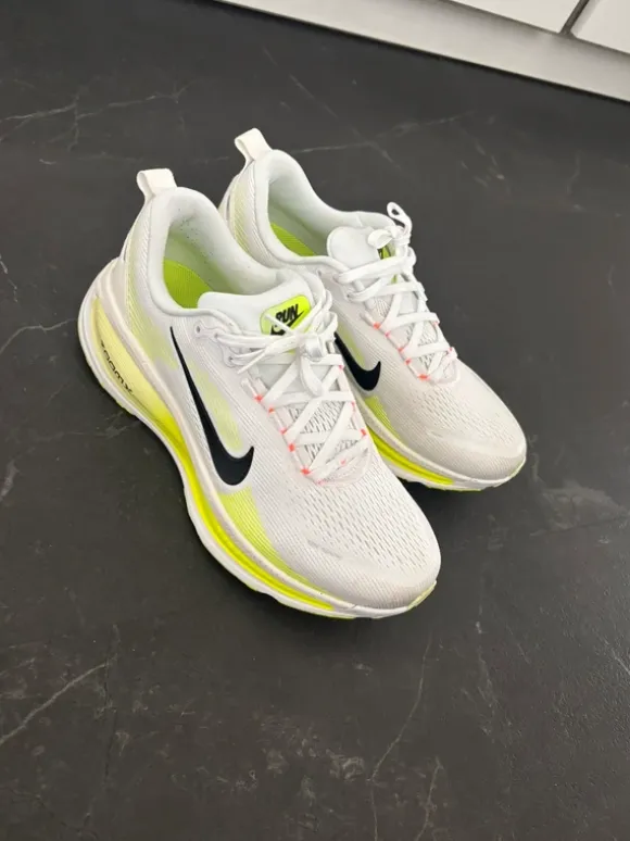 Nike Vomero 18 hardloopschoenen maat 42,5 in goede staat