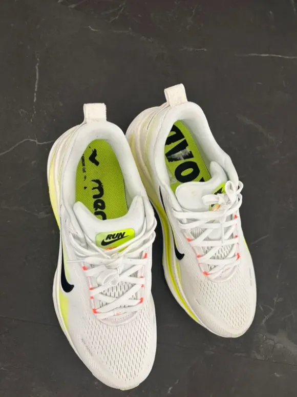 Nike Vomero 18 hardloopschoenen maat 42,5 in goede staat