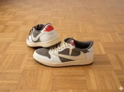 Nike x Travis Scott, Reverse Mocha