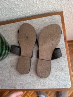 Noosa Zehensteg Sandalen Größe 38