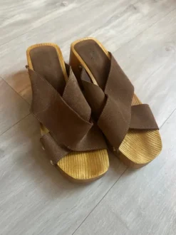 Notre V sandaaltjes mt 40