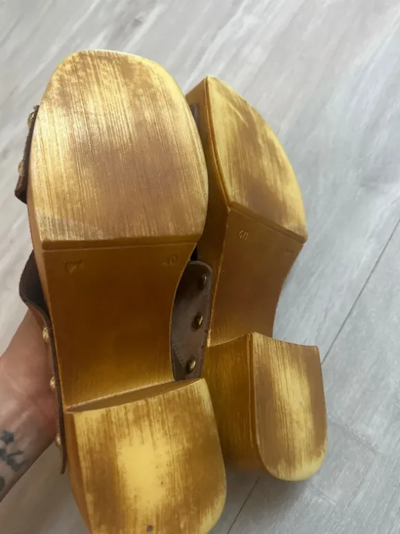 Notre V sandaaltjes mt 40