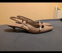 Nude slingback kitten heel