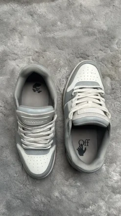 Off white sneaker