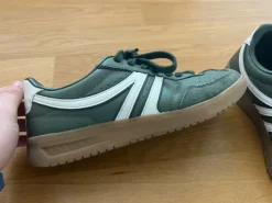 Oliv grüne Sneaker gr 39