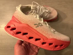 ON Cloudsurfer Max. Nieuw!