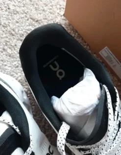 On running shoes cloudmonster 2 Wit 40