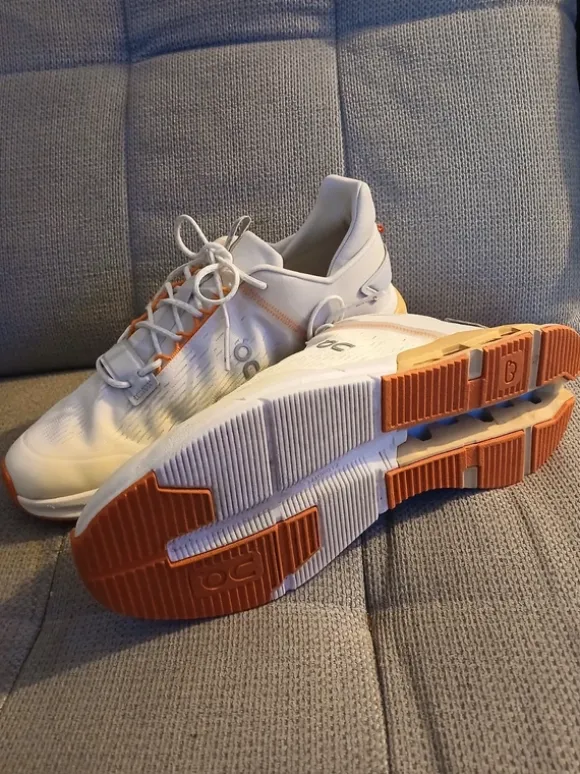 On Sneaker Gr. 42 / 27 cm weiß