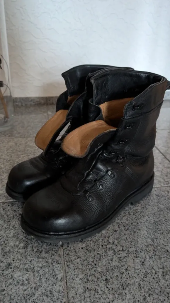 Original Bundeswehr Kampfstiefel – Größe 270 / ca. EU 42