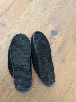 Original Giesswein Pantoffel, Hausschuhe, Größe 47, Schwarz