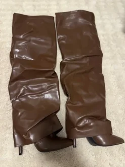 Overknee boots in size US8 , met RITS