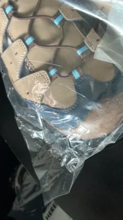 1paar nieuwe heren schoenen ., maat 44.