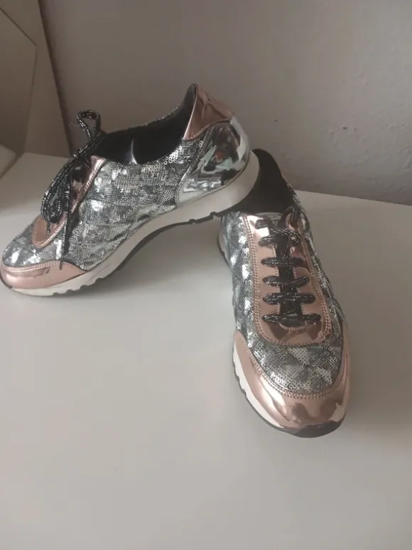 Pailletten besetzten Schnürschuh von ALFA