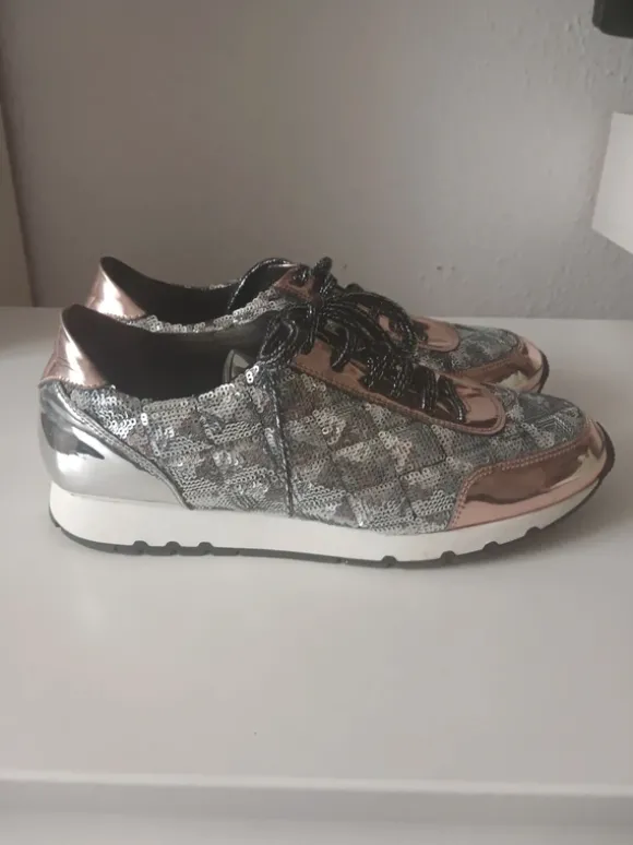 Pailletten besetzten Schnürschuh von ALFA