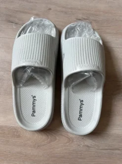 Pammys hellgrau Pearl Grey 38 39 badelatschen