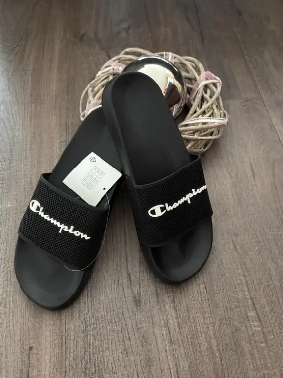 Pantoilette, Badeschuhe