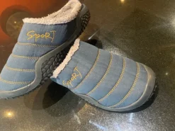 Pantoufles Sport taille 39 en très bon état