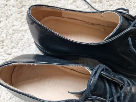 Pertini Herrenschuhe Größe 42 schwarz Leder