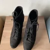 Plateau Heels