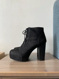 Plateau Heels