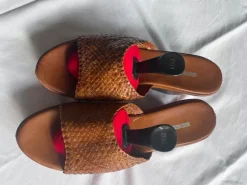 Plateauclogs aus braunem Leder