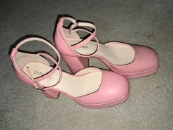 Plateau-Sandalen mit Blockabsatz von Catwalk