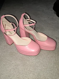 Plateau-Sandalen mit Blockabsatz von Catwalk