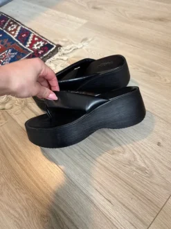 Platform flip flops