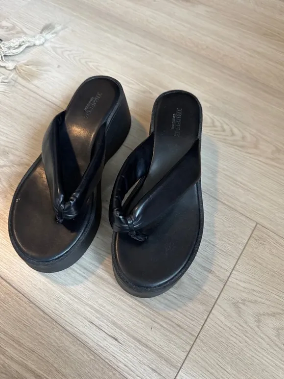 Platform flip flops