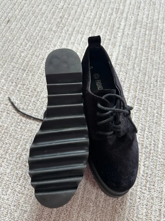 Platform shoes